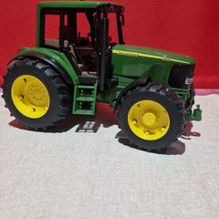 Bruder John Deere 6920  toy tractor in 1:16 scale