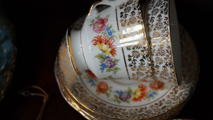 Imperial Bone China_Floral Garland_22kt Gold Tea Set (18 Pieces), c.1970s
