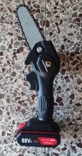 BRAND NEW 1080W Mini Electric Saw Chain Saw With 1/2 Battery Rechargeable