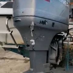 Mariner 125hp 2-Stroke Outboard 4 Parts or repair
