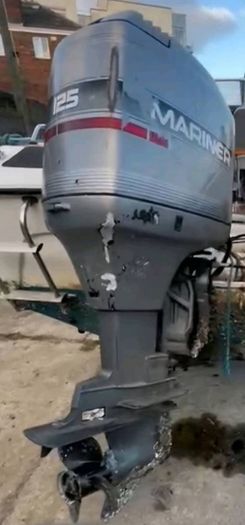 Mariner 125hp 2-Stroke Outboard 4 Parts or repair