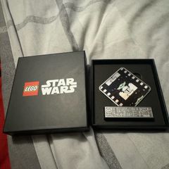 lego star wars Mandalorian & Grogu display GWP
