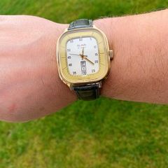 Slava Gold Plated Vertical Calendar
