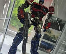 Threezero bumblebee movie optimus prime (READ DESCRIPTION)