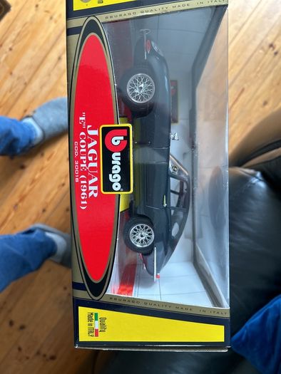 Bburago 1:18