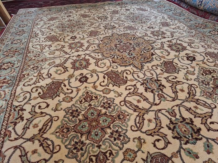 3m x 2m woven Persian Heriz rug