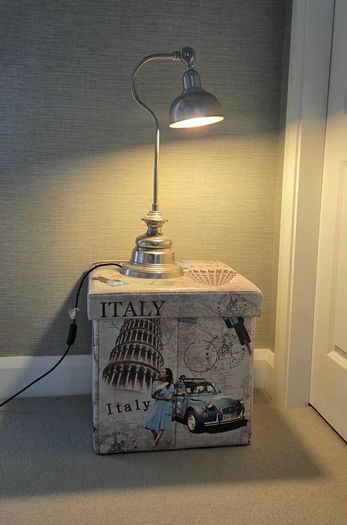 Metal table lamp