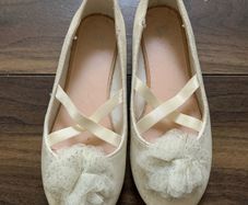 Girls Cream Shoes / Pumps: Size 13