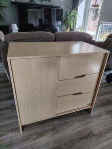 Beautiful chest of drawers/changing unit