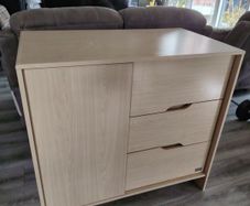 Beautiful chest of drawers/changing unit