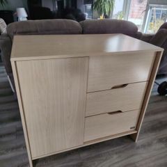 Beautiful chest of drawers/changing unit