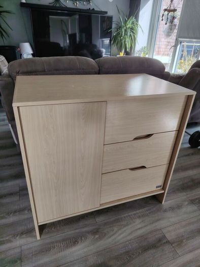 Beautiful chest of drawers/changing unit