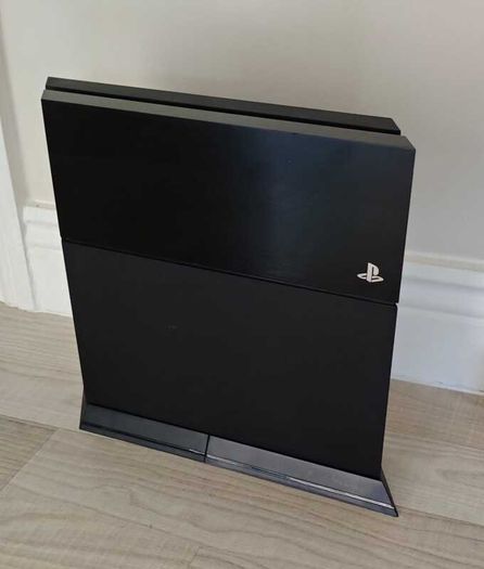 PlayStation 4 with 2 DualShock Controllers