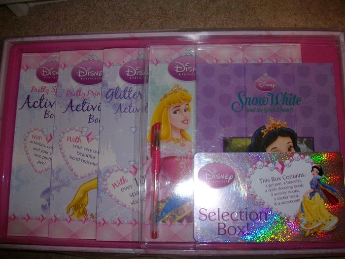Disney Snow White Activity Pack (NEW)