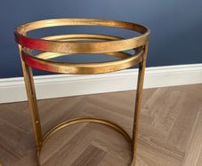 Small brass coffee table with mirror on top. Light, 40 cm diameter, elegant and classy. No damages as per pictures