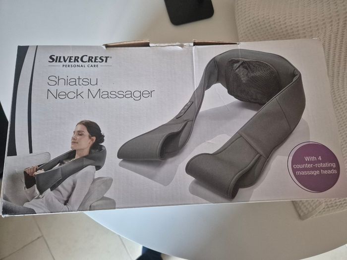Shiatsu Neck & Shoulder Massager with Heat, Excellent Condition (SilverCrest)