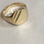 9 carat gold signet ring Image 5