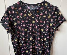 Superdry t-shirt / top for women / ladies  in very good condition - UK 8