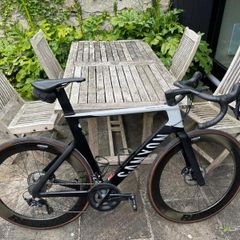 Canyon Aeroad CF SL 8 Disc + Premium Accessories