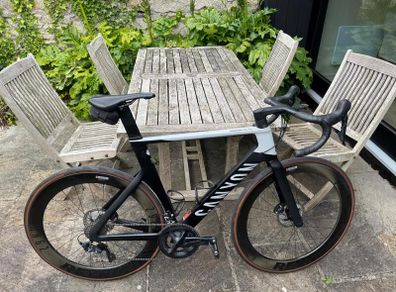Canyon Aeroad CF SL 8 Disc + Premium Accessories