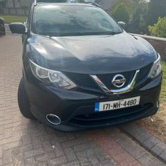 Nissan Qashqai 2017 N-Connecta + sunroof +360 cam