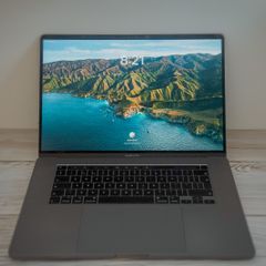 Apple MacBook Pro 16 inch - 16GB Ram, Intel i7 - 500GB SSD - Space Grey - 2019