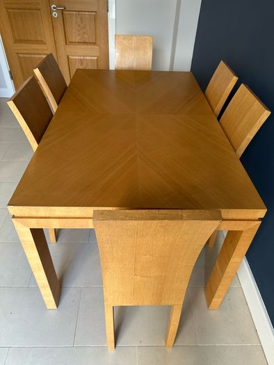Table & Chairs