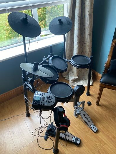 Alesis Nitro electronic drum kit