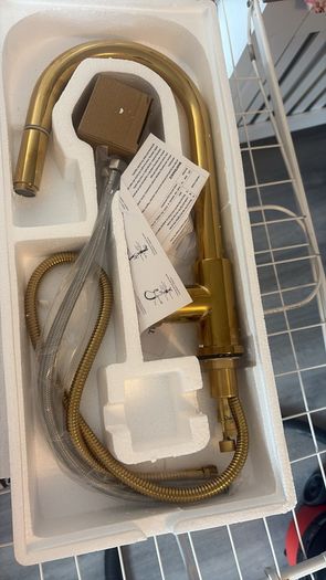gold kitchen tap