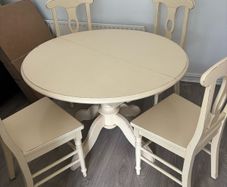 Round Table & 4 Chairs