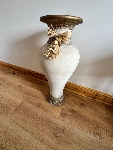 Tall vase / Display
