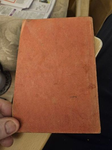 Waltons 132 Best Irish Songs And Ballads  1948. Paperback In Only Fair Condition.  See Photos For Same.