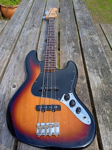Fender jazz bass