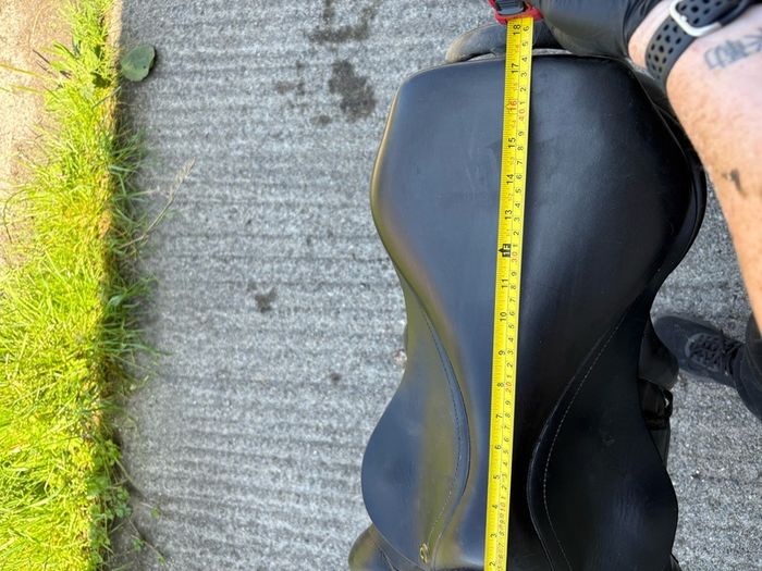 Jumping saddle
