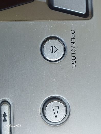 Sony Compact Disc Player, Model CDP-XE270, in excellent condition and working perfect
