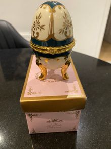 Porcelain Collectable egg leonardo collection