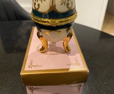 Porcelain Collectable egg leonardo collection