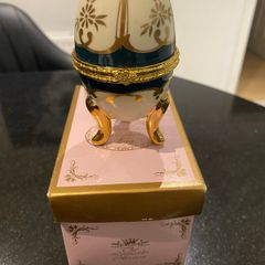 Porcelain Collectable egg leonardo collection
