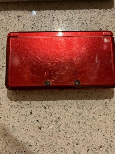 Nintendo 3DS Metallic Red + 3 Games & Charger - R Button Fault