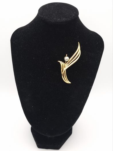 Signed Majorica Gold Plated Sterling Silver Faux Pearl Brooch