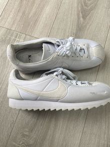 Nike Trainers UK 8