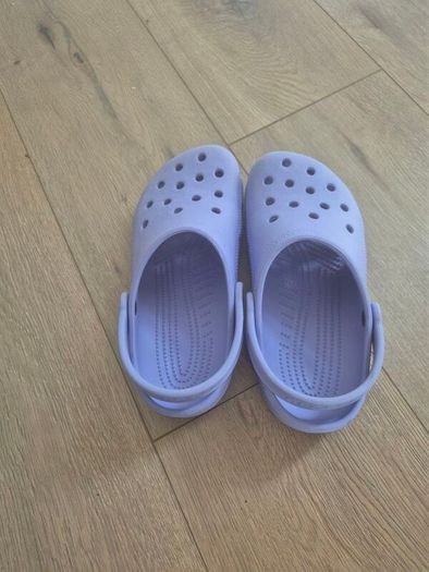 crocs