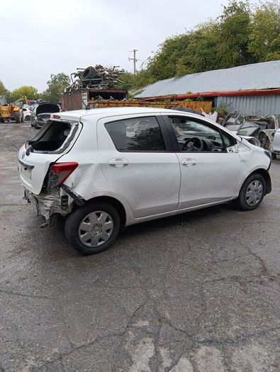 Breaking Toyota vitz 2014 petrol