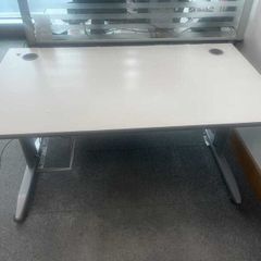 4 x Office Desks - 140cm x 80cm