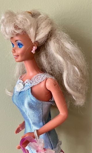 Vintage 1991 Pretty Surprise Barbie Doll