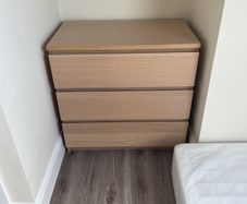chest of drawers