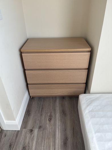 chest of drawers