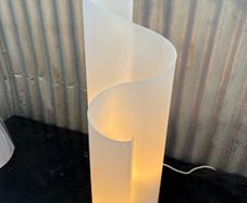 Mezzo chimera floor lamp by Artemide designed in 1969 by the iconic Italian designer Vico Magistretti.