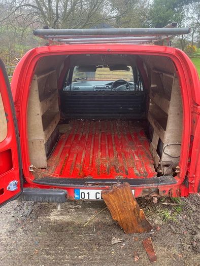 Ford Escort 2001 (55 van) Donor/Parts only