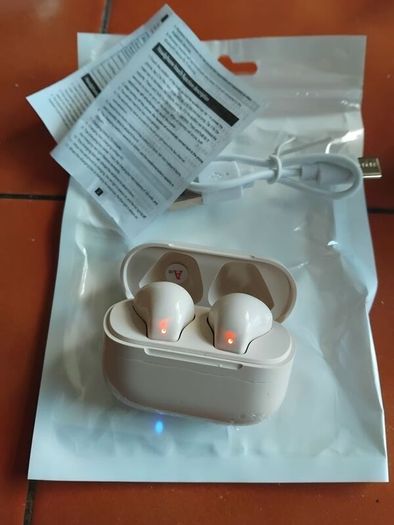 New Wireless Bluetooth Earphones